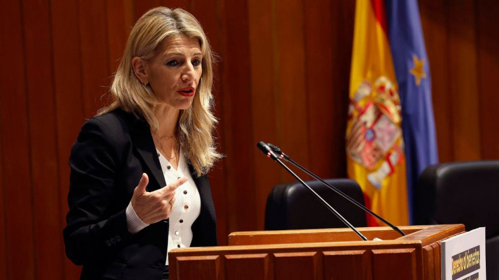 Díaz pacta con los sindicatos y sin la patronal la subida del salario mínimo