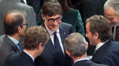Ofensiva de Illa con dinero público para intentar acercarse al éxito económico de Madrid