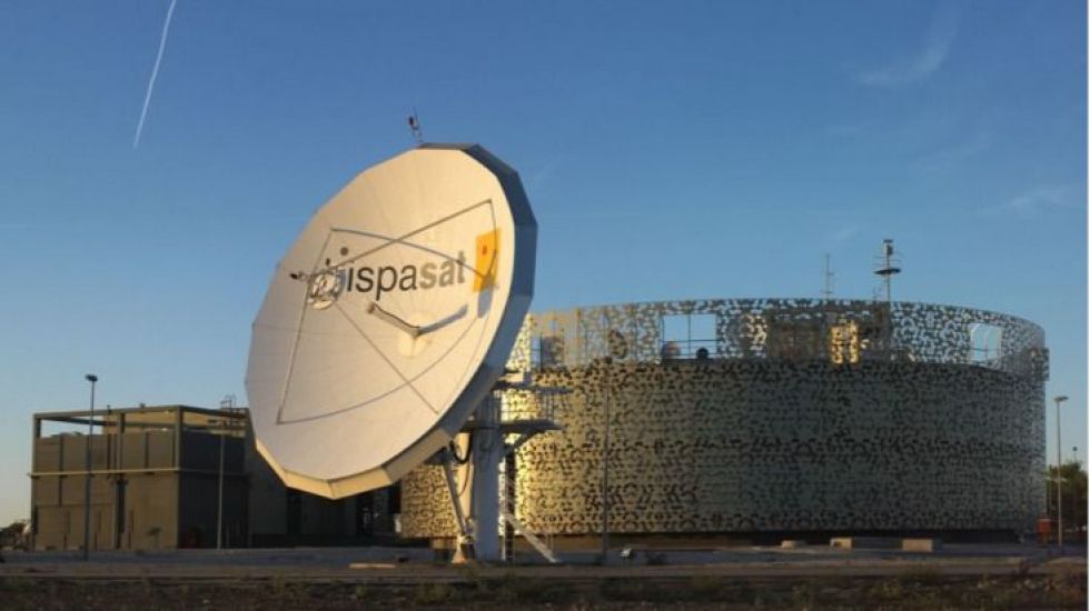 Indra compra el 89,7% de Hispasat a Redeia por 725 millones de euros