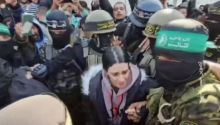Caos y retrasos en el tercer intercambio de rehenes