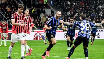 Serie A. El Inter frustra al Milan en un derbi frenético