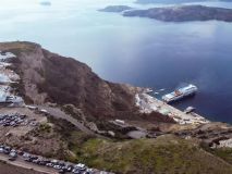 Miles de personas huyen de Santorini tras registrarse 50 seísmos en las últimas horas