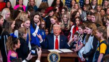 Trump firma una orden contra la 'locura transgénero': mujeres trans, vetadas en deportes femeninos