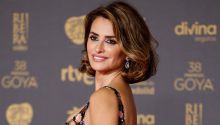 Penélope Cruz y Almodóvar no irán a los Goya por un problema de salud