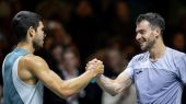Alcaraz vence con comodidad a Martínez y sella el billete para semifinales de Rotterdam