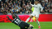 LaLiga. El Madrid salva el liderato ante el Atlético en un derbi apasionante
