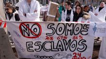 Médicos de toda España se manifiestan contra la ministra de Sanidad