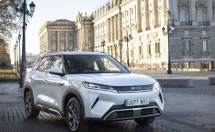 BYD se vuelve urbanita con el Atto 2