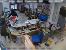 Detenido por atracar una sucursal de correos en Huelva con un cuchillo de grandes dimensiones