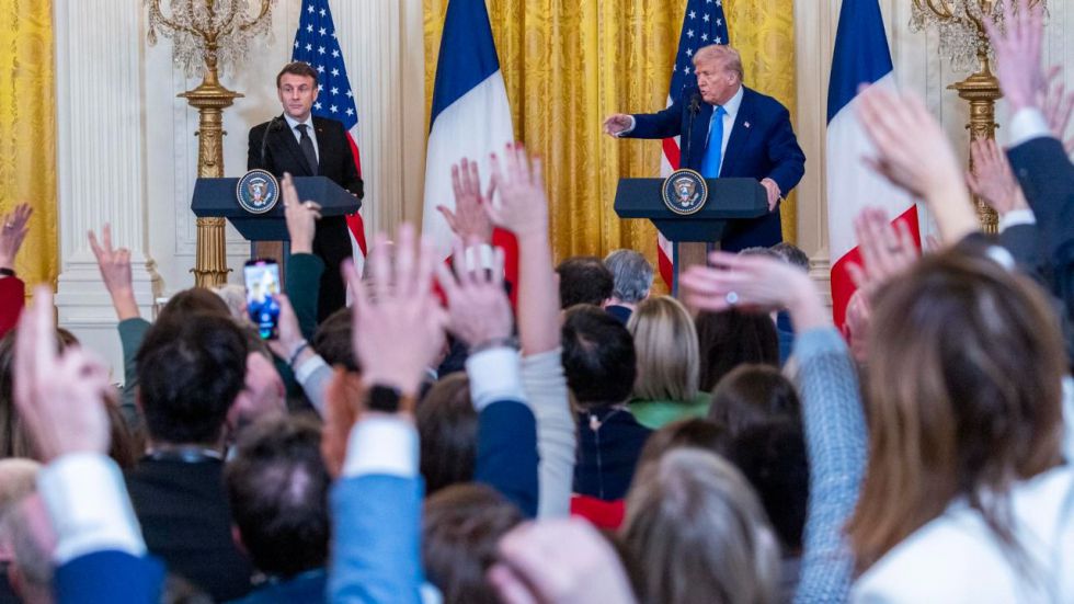 La Casa Blanca rompe con casi un siglo de historia y decidirá qué reporteros preguntan a Donald Trump