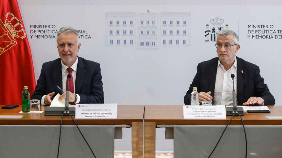 El Gobierno, para complacer a Bildu, culmina el traspaso de las competencias de Tráfico a Navarra