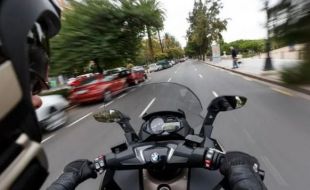 Las motos se suman al tirón comercial de los coches