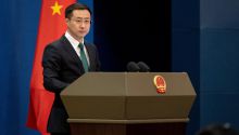 China sale en defensa de España y acusa a EEUU de 'estrangular' aotros países