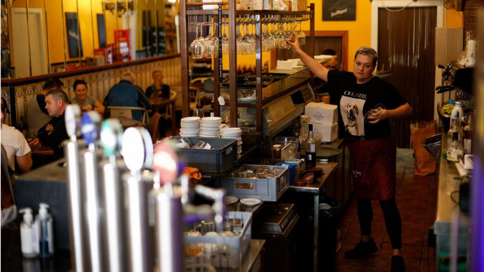 El paro suma 193.700 desempleados más y se pierden 92.500 ocupados