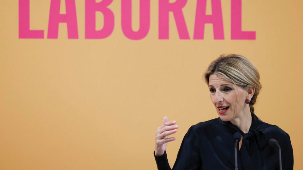 Yolanda Díaz reclama al Gobierno que pare la opa del BBVA sobre el Sabadell
