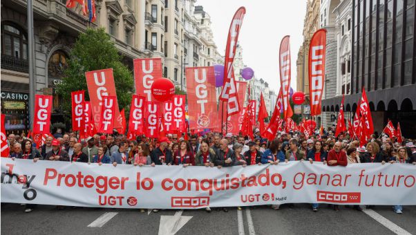 Yolanda Díaz, Óscar López, Elma Saiz y Mónica García se funden con los sindicatos para alertar de que la ultraderecha acabe con los derechos de los trabaja