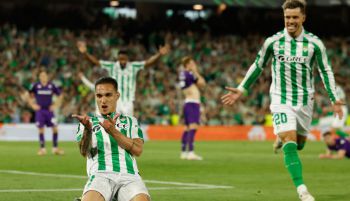 Liga Conferencia. El Betis doblega a la Fiorentina y se acerca a su primera final europea