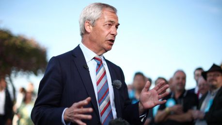 La derecha reformista de Farage remueve los cimientos del bipartidismo británico