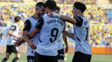 LaLiga. El Valencia se aferra al sueño europeo complicando la vida a Las Palmas