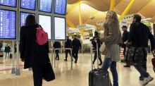 Una plaga de insectos obliga a AENA a fumigar parte de la T4 de Barajas
