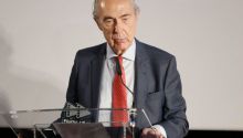 Luis Alberto de Cuenca gana el Premio Reina Sofía de Poesía Iberoamericana