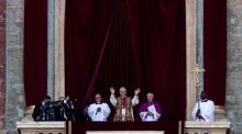 Así ha saludado por primera vez León XIV desde el balcón de la basílica de San Pedro