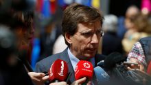 Almeida pide responsabilidades al Gobierno por los sinhogar del aeropuerto de Barajas