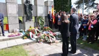 Homenaje a las víctimas del campo de concentración nazi de Mauthausen