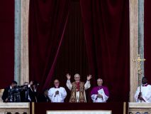 Así ha saludado por primera vez León XIV desde el balcón de la basílica de San Pedro