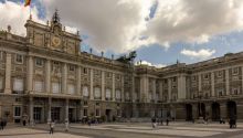 Patrimonio Nacional mejorará la entrada de visitantes del Palacio Real