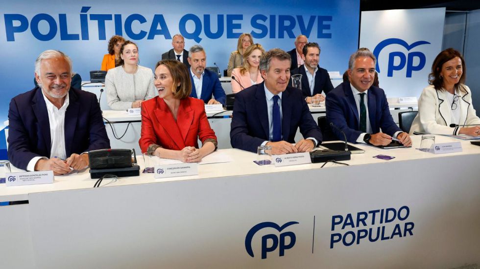 Feijóo prepara la remodelación de la cúpula del PP en un Congreso el 5 y el 6 de julio