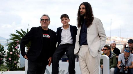Oliver Laxe sacude Cannes con Sirat: 'Tenía ganas de remover al espectador'