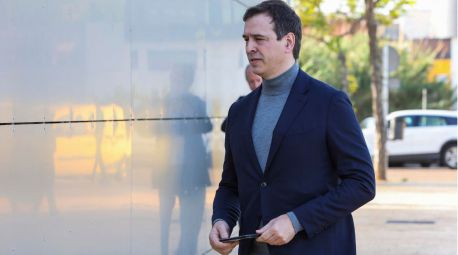 El PSOE fuerza cinco renuncias para aforar al presidente de la Diputación de Badajoz, investigado en la causa del hermano de Sánchez