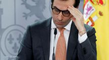 La OCU tacha de 'irregular' la consulta del Gobierno sobre la opa del BBVA y pide que decidan los accionistas