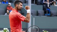 Djokovic festeja su cumpleaños tomándose la revancha ante Arnaldi