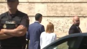 Abucheos a Sánchez en su visita a Valencia para reunirse con las víctimas de la dana