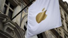 Trump amenaza a Apple con un arancel del 25 % para los iPhones si no fabrica en EEUU