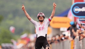 Giro Italia. Asgreen revive en Eslovenia y las caídas complican a Ayuso y Roglic