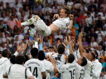 Florentino Pérez no pudo aguantar la emoción en el homenaje a Modric