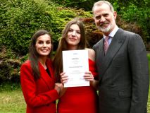 La Princesa de Asturias felicita a su hermana por su graduación: 'Estoy orgullosa de ti'