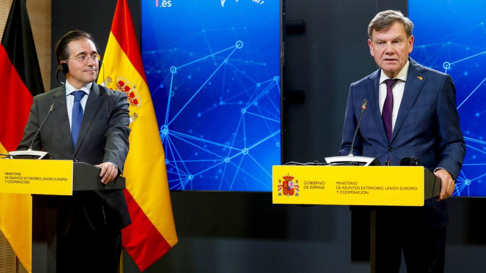 El ministro de Exteriores alemán rechaza ante Albares el embargo de armas a Israel