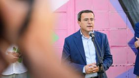 Gallardo, imputado junto al hermano de Sánchez, dimite como presidente de la Diputación de Badajoz