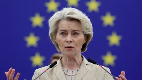Trump y Von der Leyen acuerdan negociar sobre los aranceles hasta el 9 de julio