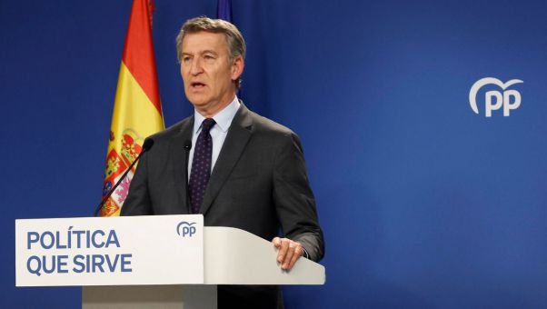 En caso de negativa, ha dicho, las prácticas 'mafiosas' les 'arrastrarán' y les harán 'complices ante los españoles', que no lo olvidarán.