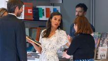 La Reina inaugura la Feria del Libro con Nueva York y Vargas Llosa como protagonistas