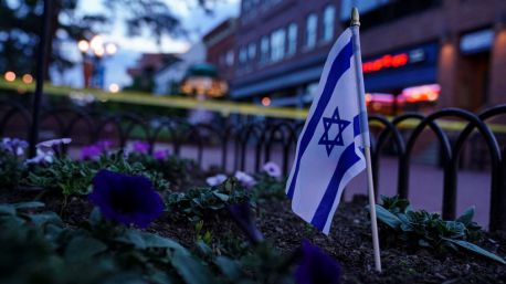 Un hombre lanza cócteles molotov contra los asistentes a una marcha proisraelí en Colorado
