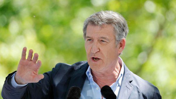 El líder del PP anima a prender la llama 'de la rebelión cívica contra tanta degeneración, mentira y división'.