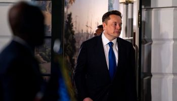 Los lazos del padre de Musk con el régimen de Putin