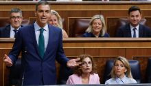 Feijóo pregunta a Sánchez por la corrupción y el presidente contesta que España va bien