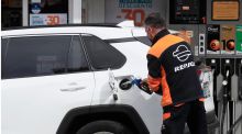El diésel marca precio mínimo anual